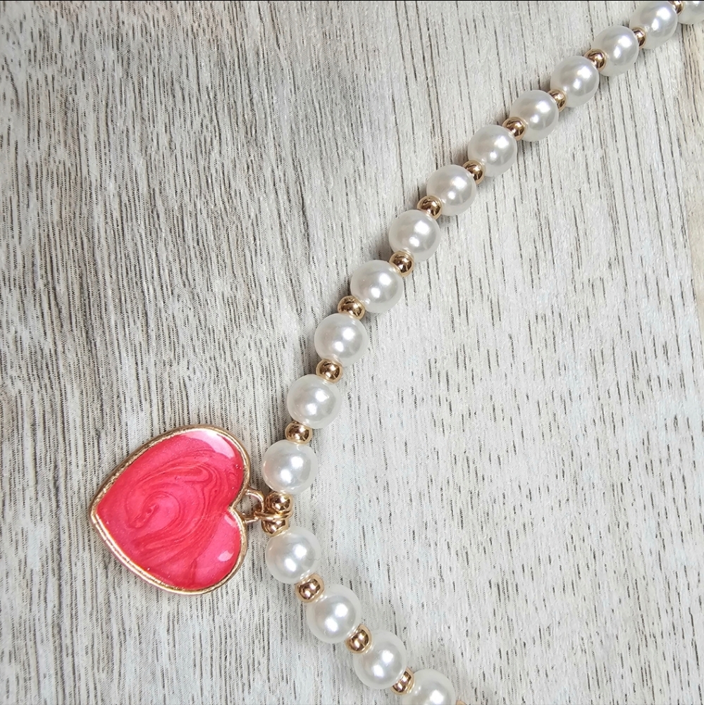 Classic Coquette Heart Pearl Necklace - Picture 6 of 7